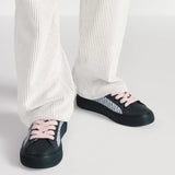 B33 Spin Sneaker 