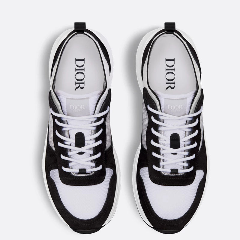 B25 Runner Sneaker
