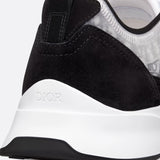 B25 Runner Sneaker