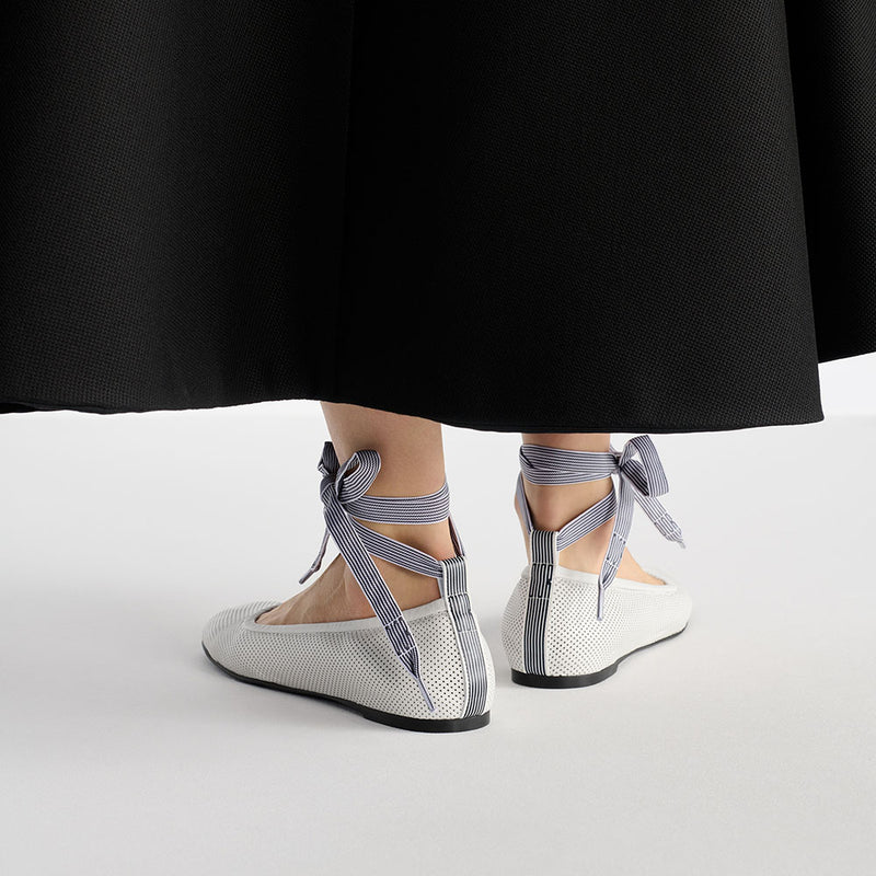 D-Journey Lace-Up Ballet Flat