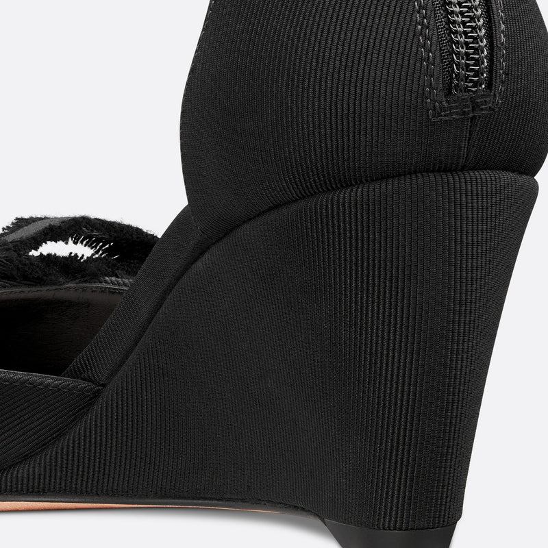 Adiorable Wedge Pump