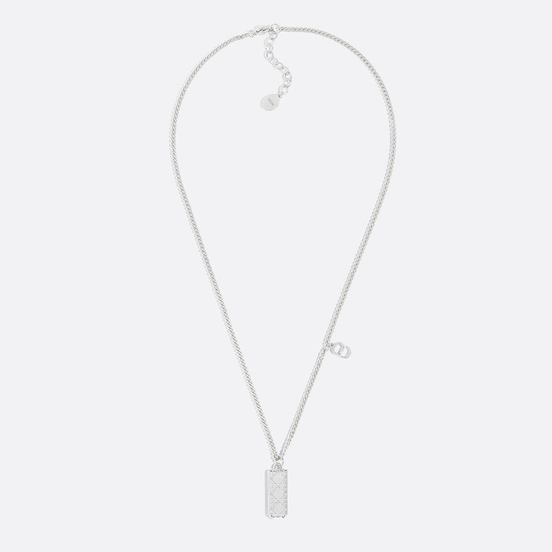 Cannage Plate Pendant Necklace