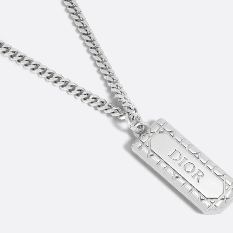 Cannage Plate Pendant Necklace