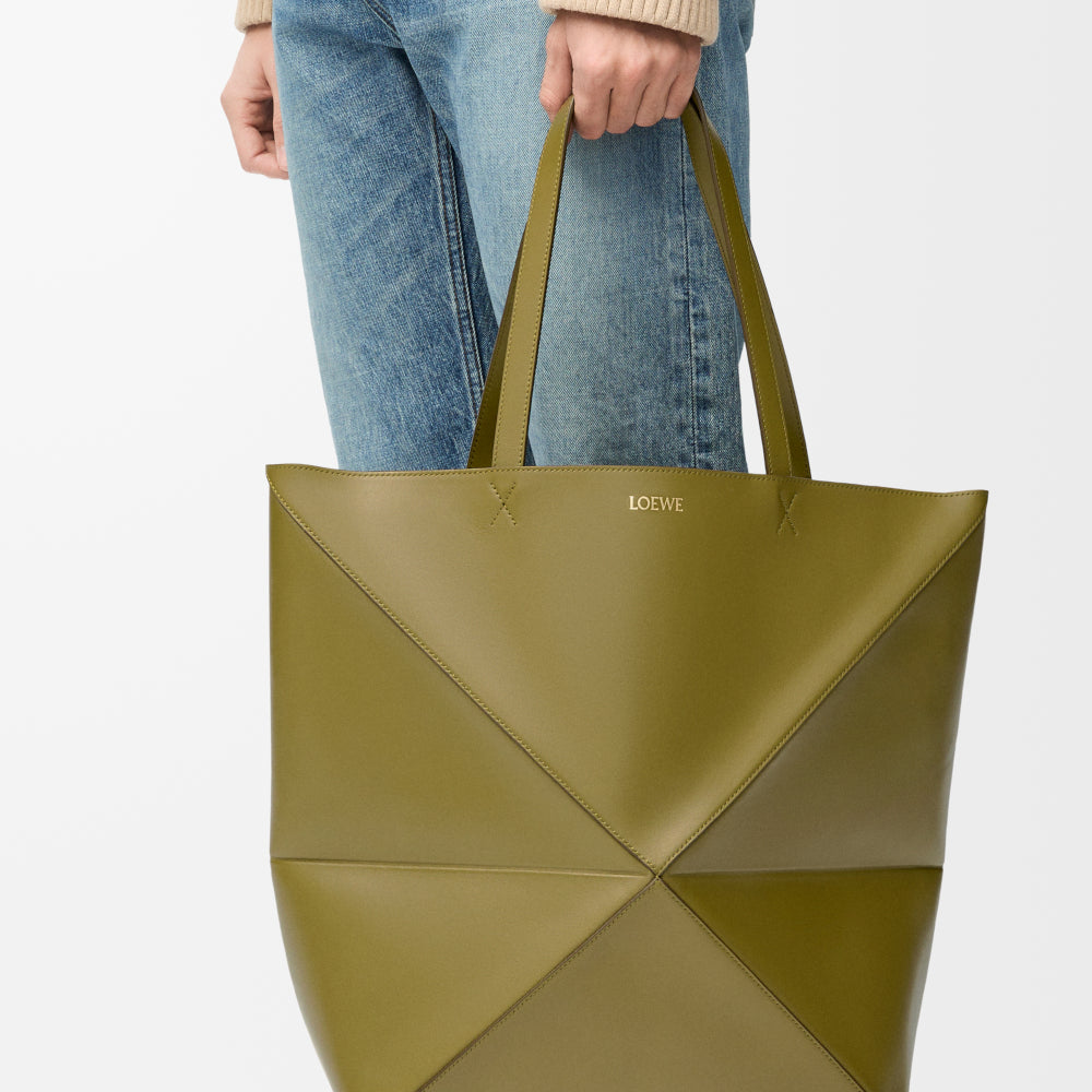 LOEWE XL Puzzle Fold tote in shiny calfskin B933Q18X01 – BORDER-GARA
