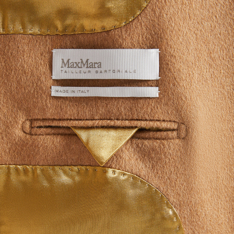 Single-breasted camel blazer
