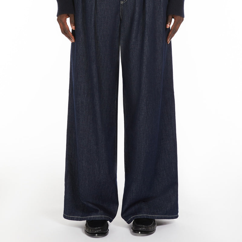 Wide-leg denim jeans