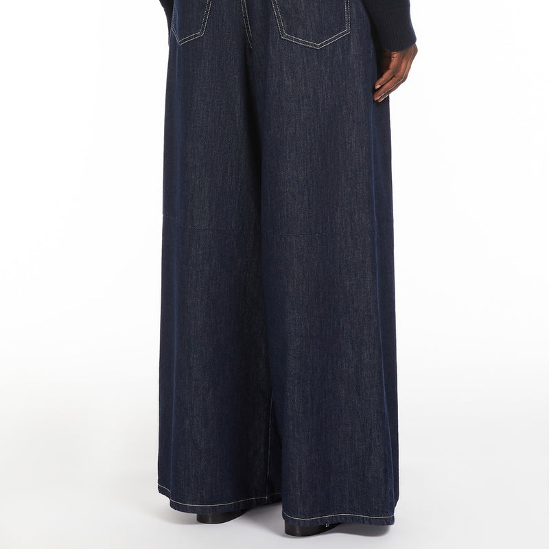 Wide-leg denim jeans