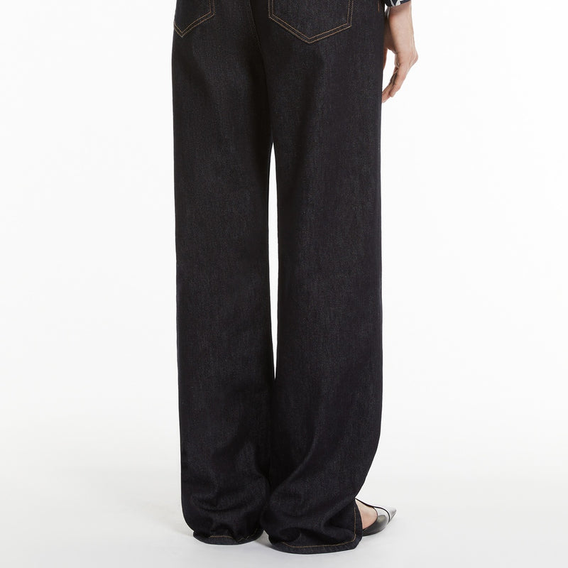 Stretch denim jeans