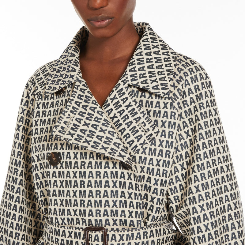 Double-breasted trench coat in water-repellent jacquard