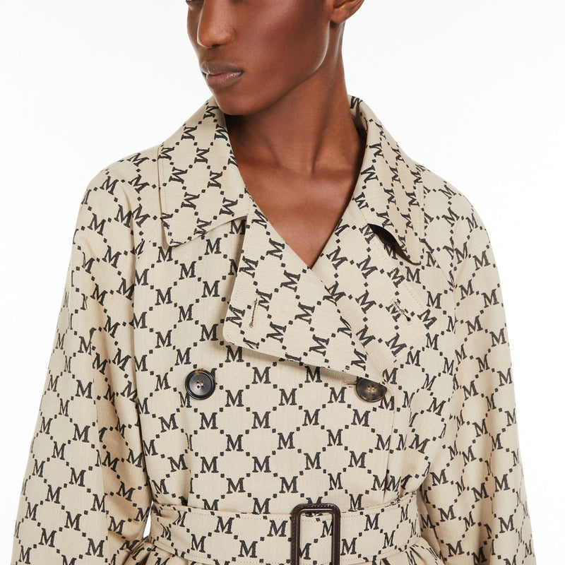 Double-breasted trench coat in water-repellent jacquard