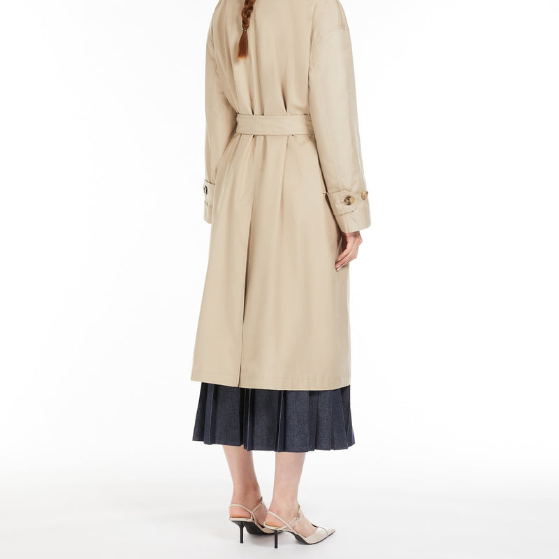 Double-breasted trench coat in water-repellent twill