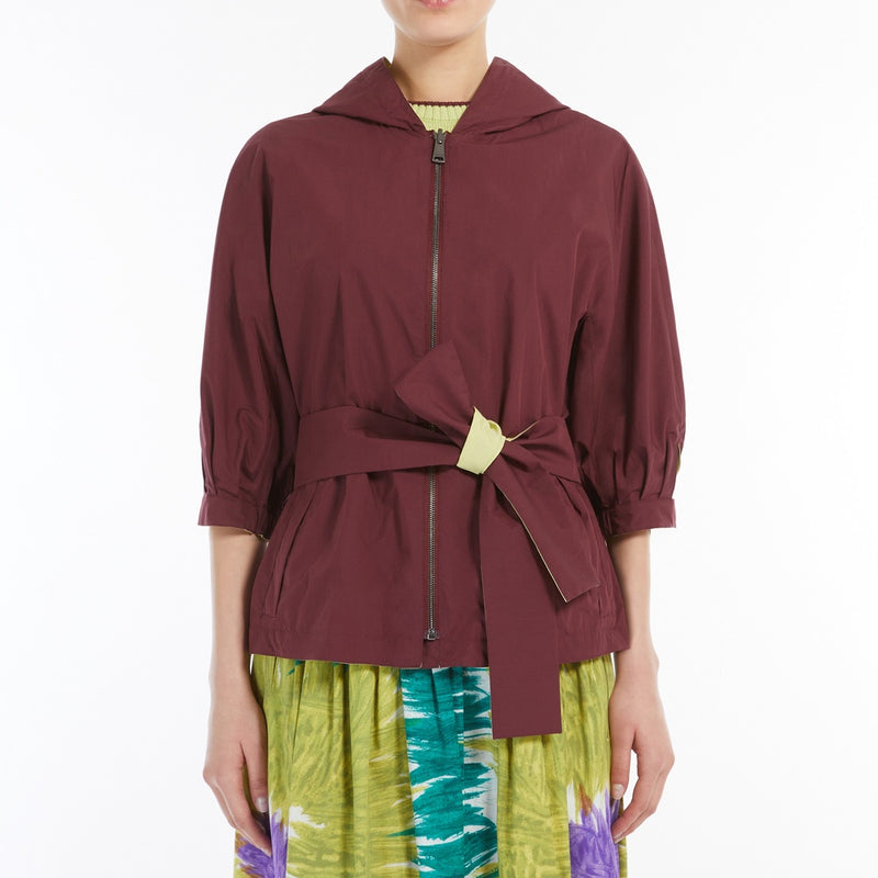 Reversible windbreaker in water-repellent fabric