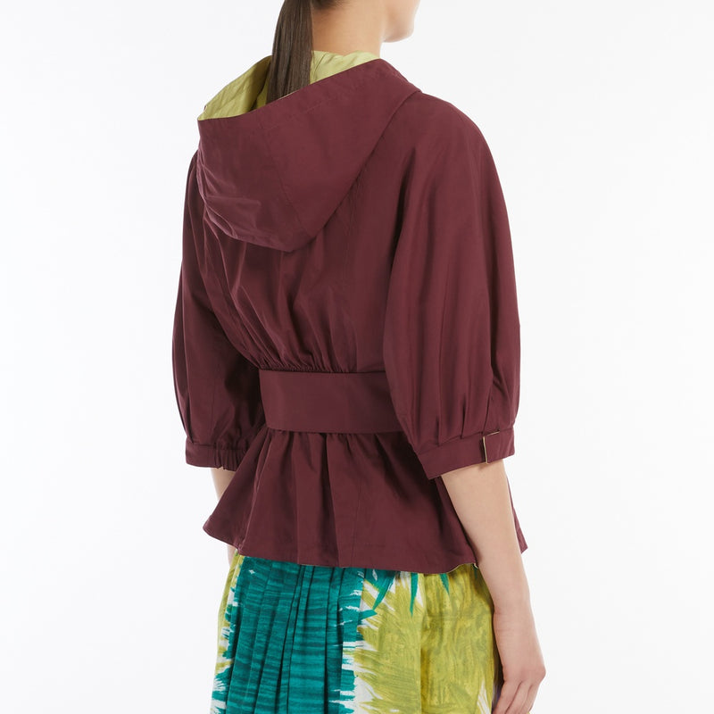 Reversible windbreaker in water-repellent fabric