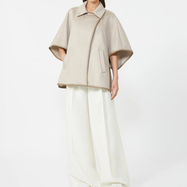 Cashmere cape with sable texture