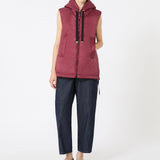 Quilted vest in water-repellent canvas with hood