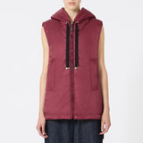 Quilted vest in water-repellent canvas with hood