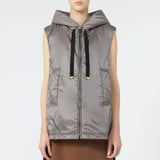 Quilted vest in water-repellent canvas with hood