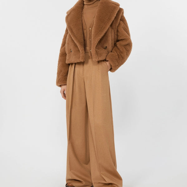 2-in-1 cropped teddy fabric vest