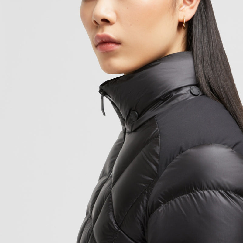 GRAMONT HOODED GEOMETRIC-QUILTED SHORT DOWN JACKET