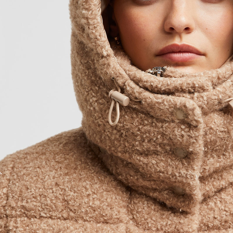 PARANAS METALLIC HOODED SHORT DOWN JACKET