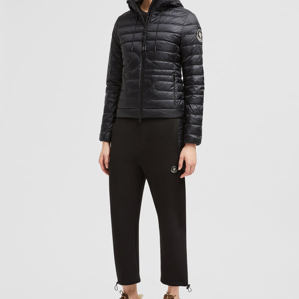 XIAOBAI HOODED SNAKE-QUILTED SHORT DOWN JACKET