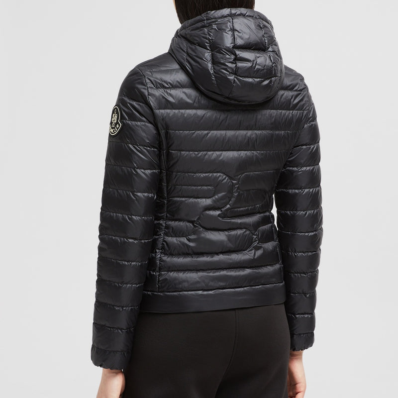 XIAOBAI HOODED SNAKE-QUILTED SHORT DOWN JACKET