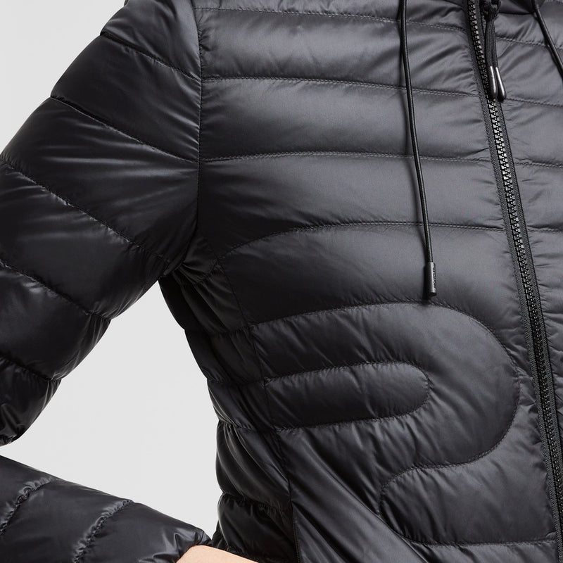 XIAOBAI HOODED SNAKE-QUILTED SHORT DOWN JACKET