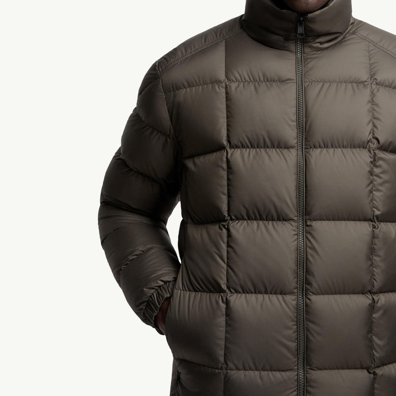 Eglise Square-Quilted Hooded Short Down Jacket