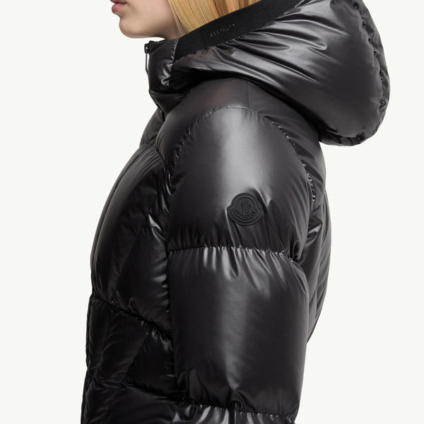 Wineck Hooded Geometric-Quilted Short Down Jacket