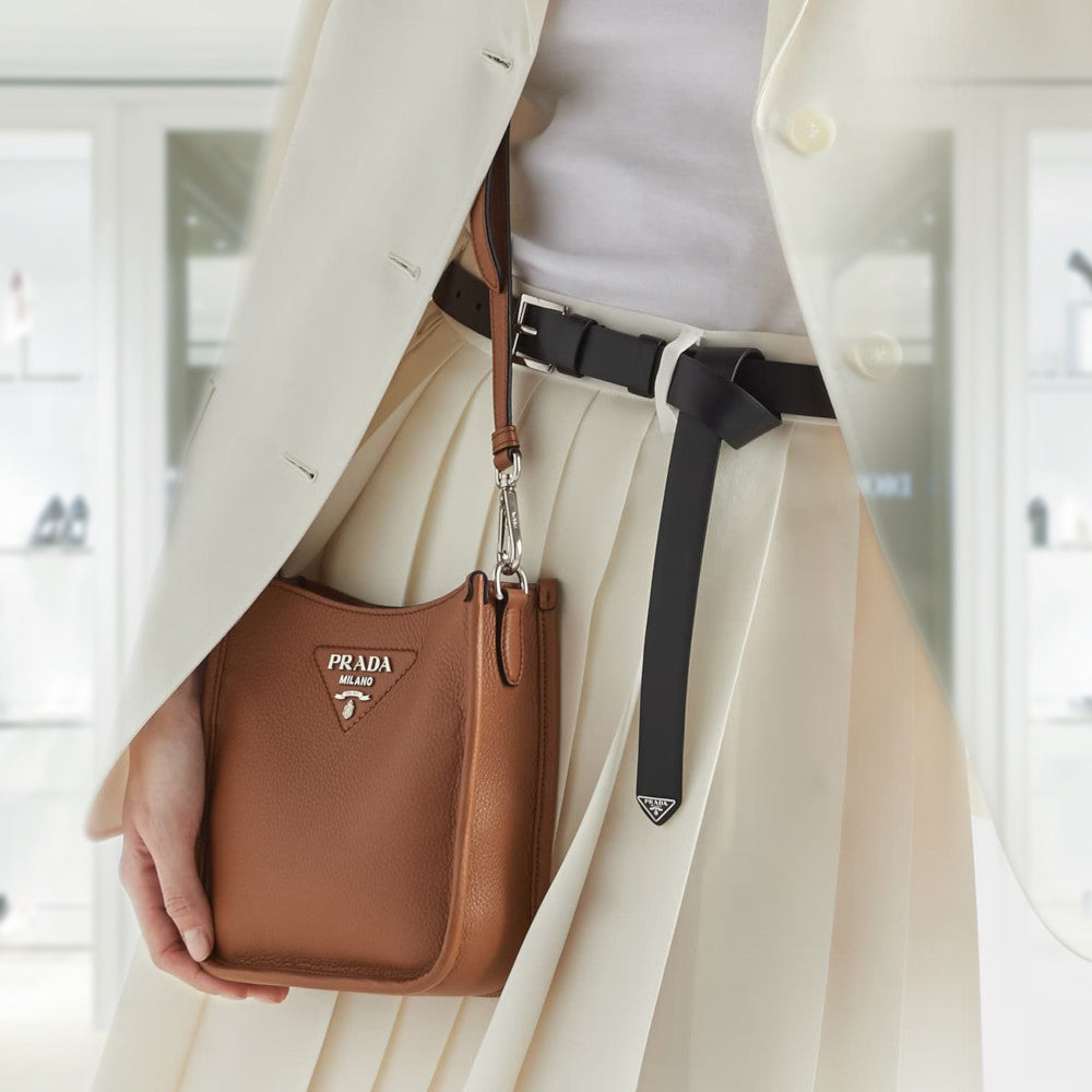 ☆韓国の人気☆【PRADA】☆レザー mini shoulder ba.g☆正規品☆ PRADA Prada Arqu? leather mini shoulder bag