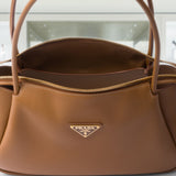 Medium leather handbag