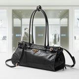 Medium leather handbag