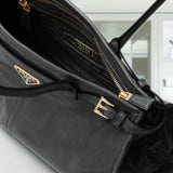 Medium leather handbag