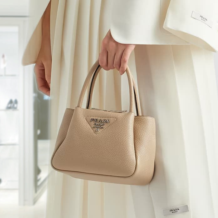 Leather mini handbag with zipper closure