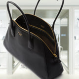 Medium leather tote bag with zipper closure