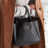 Medium leather tote