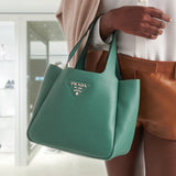 Medium leather tote