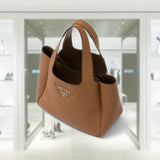 Medium leather tote