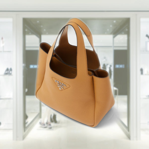 Medium leather tote