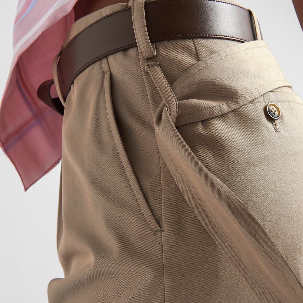 ショートパンツ PRADA Women Shorts  Burmudas P231IKSOOO14ZG F034X GREEN PRADA Cotton twill Bermudas P231IK_14ZG_F034X_S_OOO – BORDER