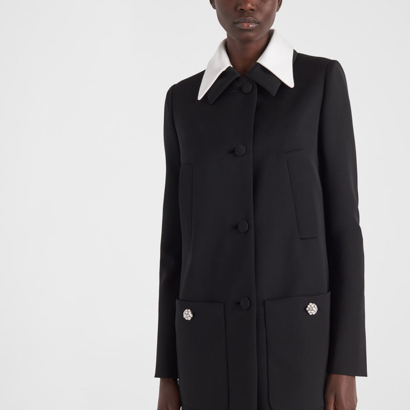 Singled-breasted wool sateen coat with collar