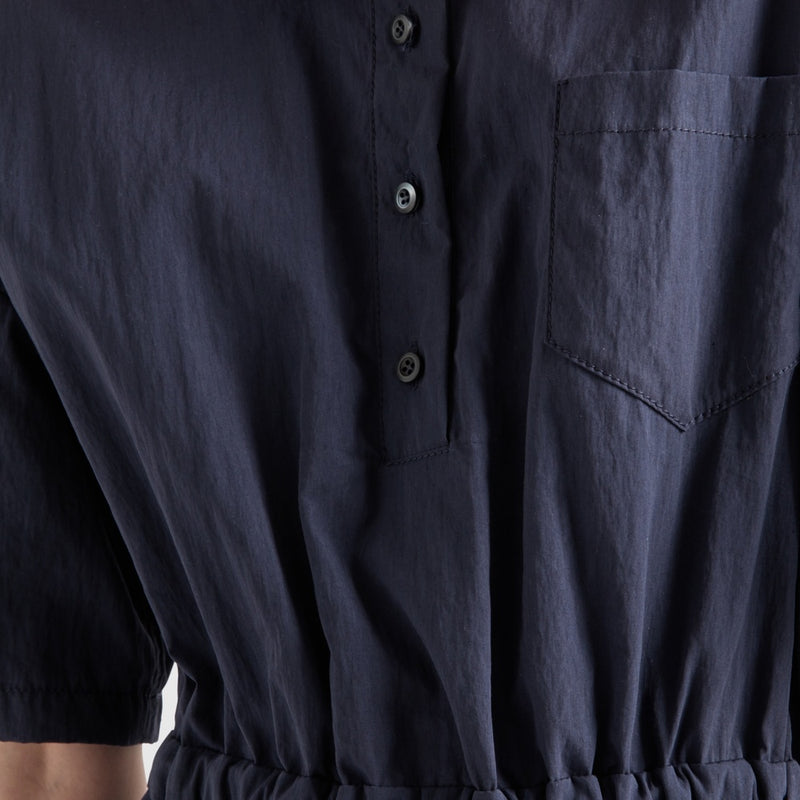 Short-sleeved technical pongé dress