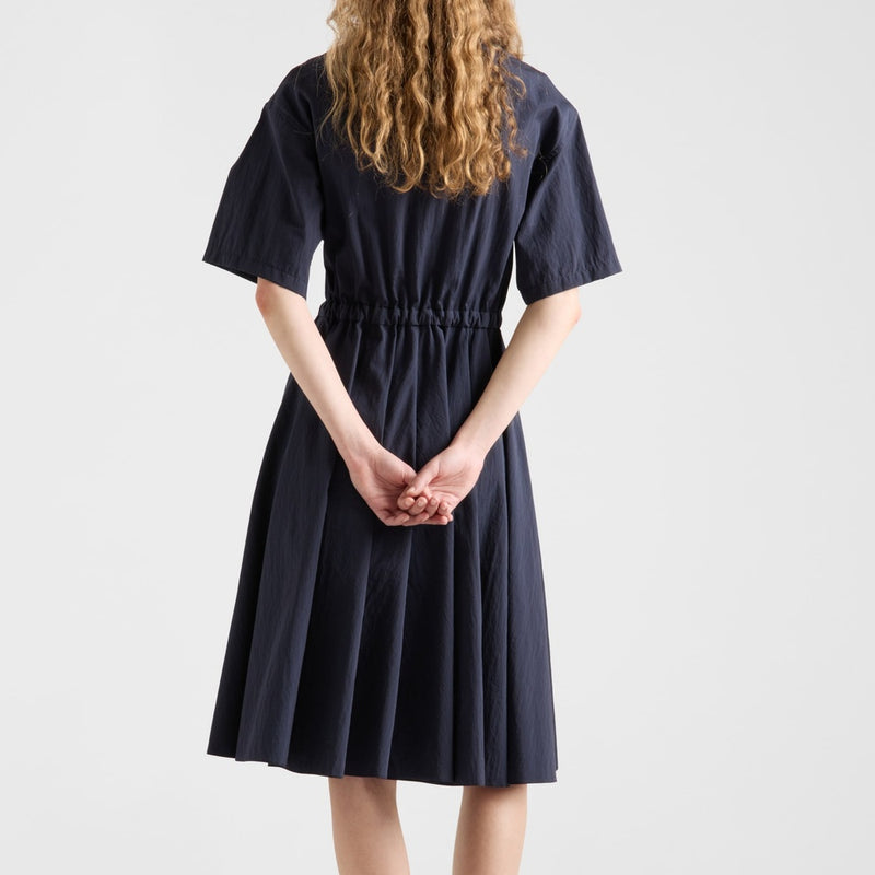 Short-sleeved technical pongé dress