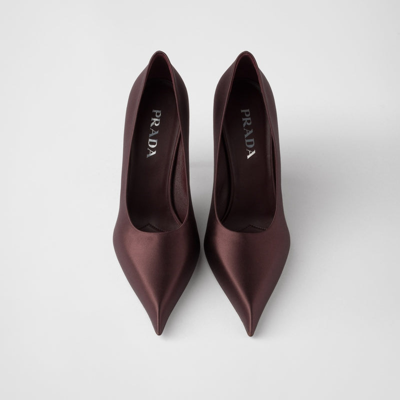 Satin pumps
