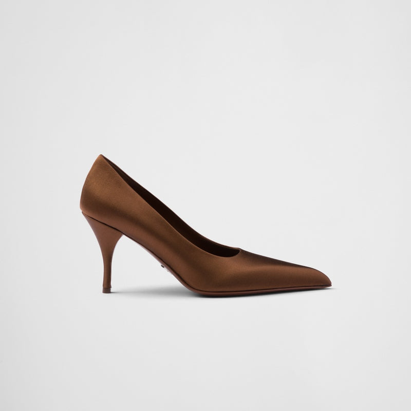 Satin pumps