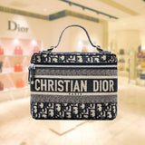 DIORTRAVEL COSMETIC BAG