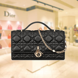 Dior LADY DIOR TOP HANDLE CLUTCH S0980ONMJ_M900 – BORDER-GARA