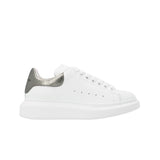 Oversize sole’ sneakers