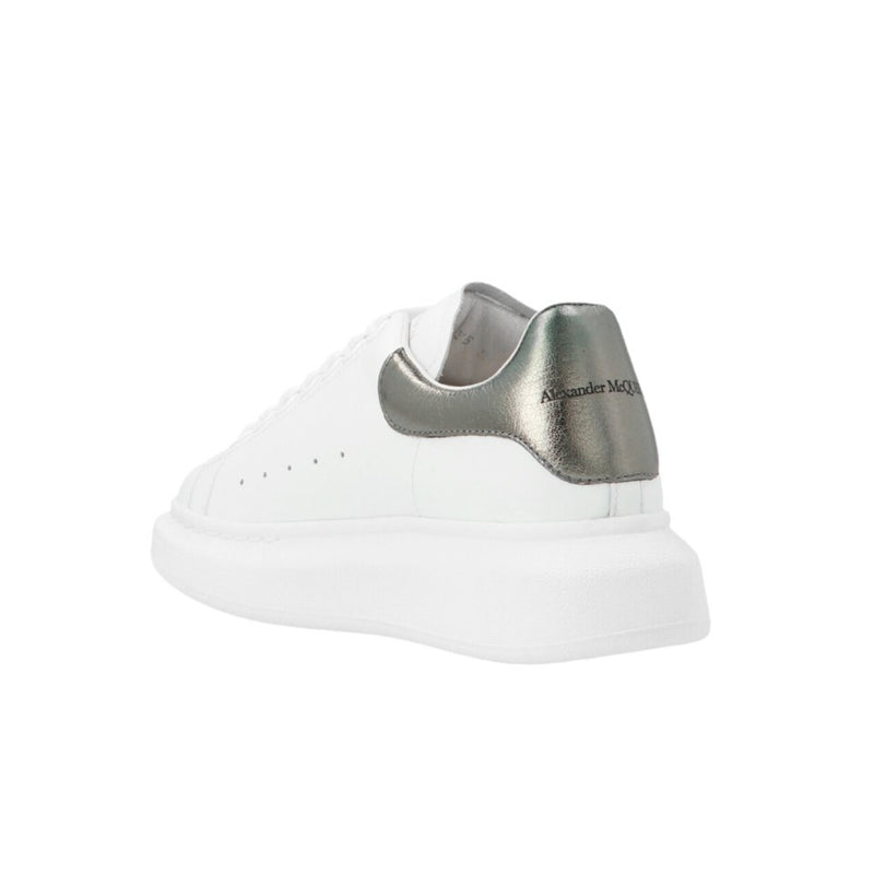 Oversize sole’ sneakers