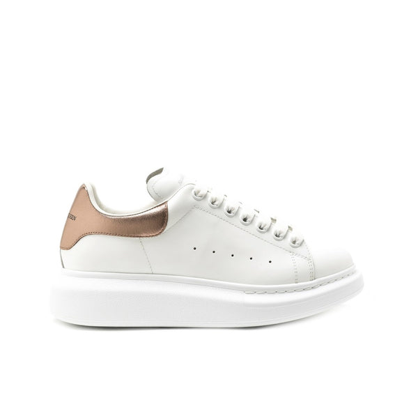 Oversize sole’ sneakers